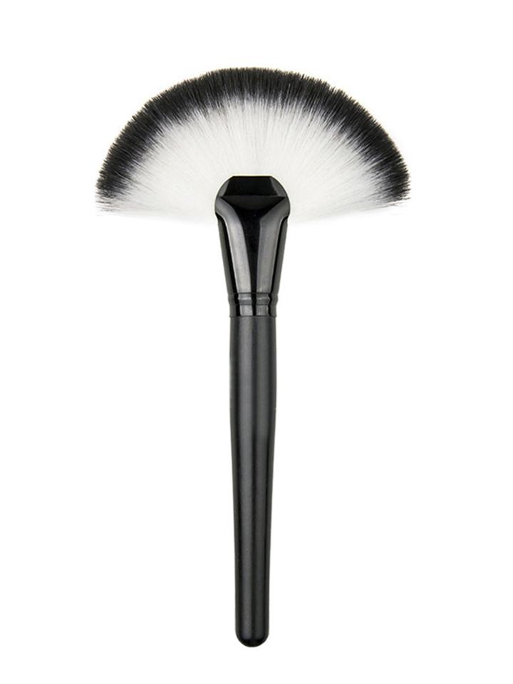 Shein Fan Shaped Delicate Makeup Brush