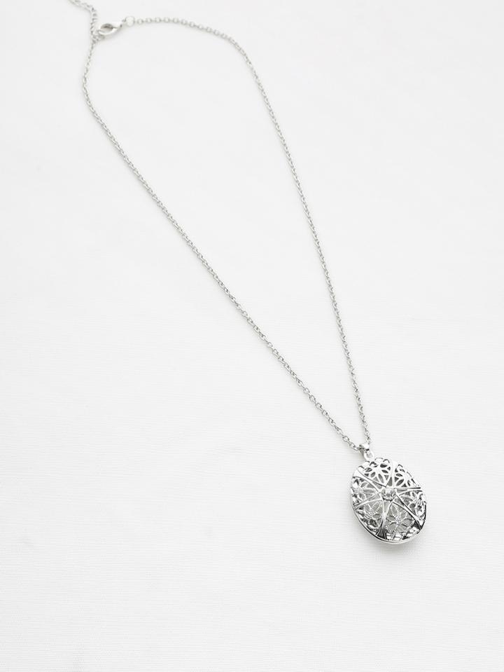 Shein Hollow Out Oval Shaped Luminous Pendant Neklace