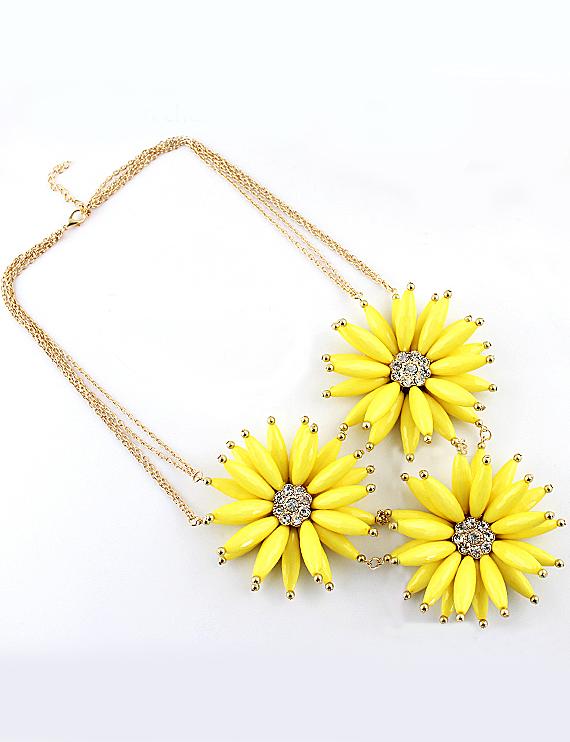 Shein Yellow Gemstone Flower Gold Diamond Chain Neckalce