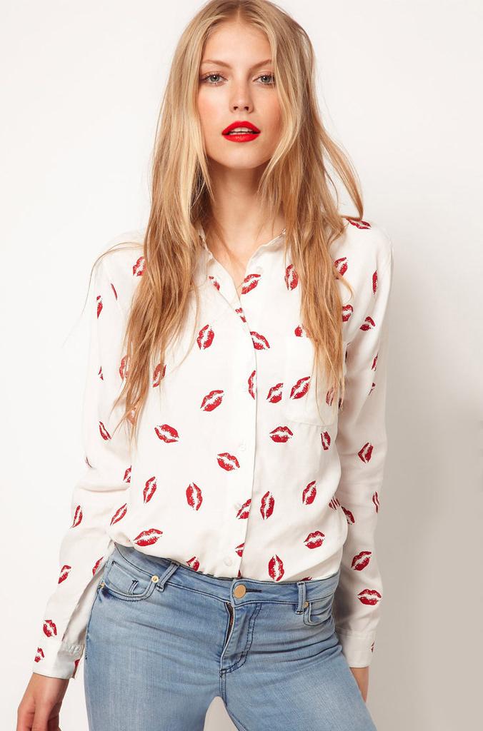 Shein White Lapel Long Sleeve Lips Print Blouse