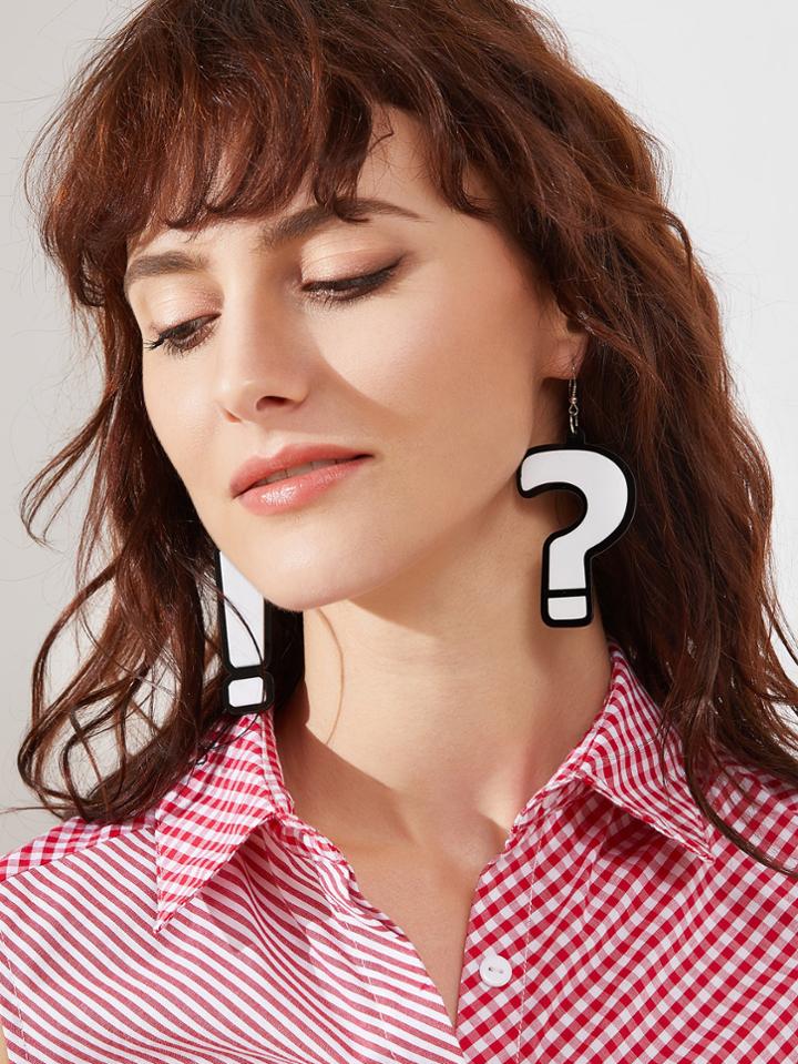 Shein White Contrast Trim Punctuation Mark Earrings