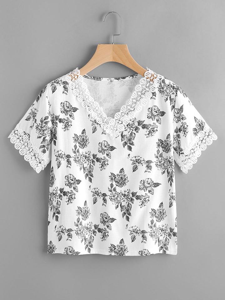 Shein Calico Print Contrast Lace Trim Tee