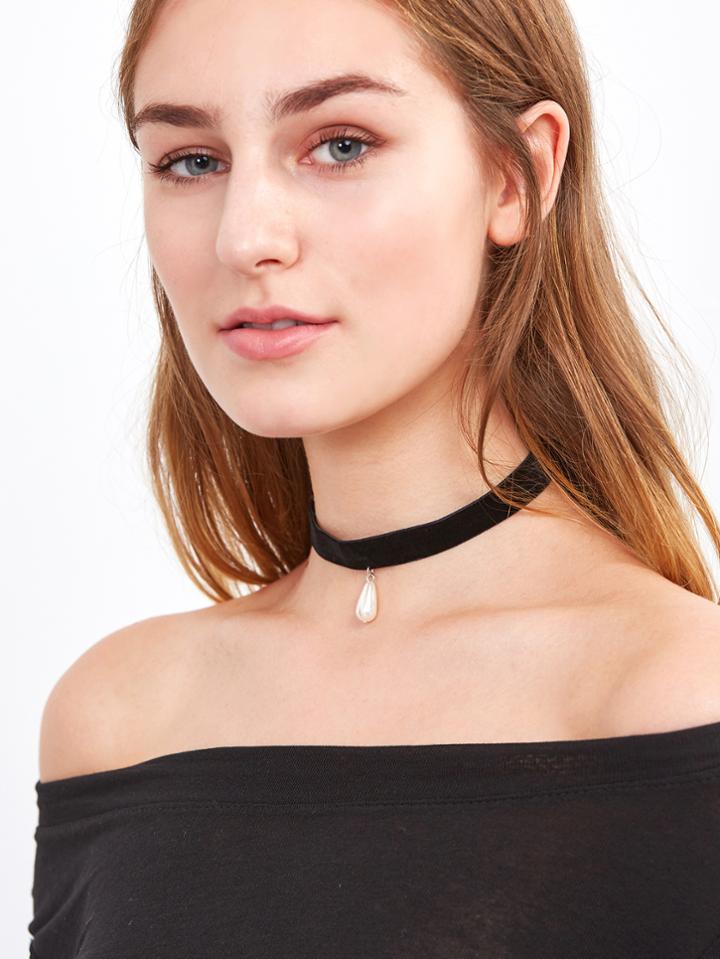 Shein Black Faux Pearl Pendant Velvet Choker
