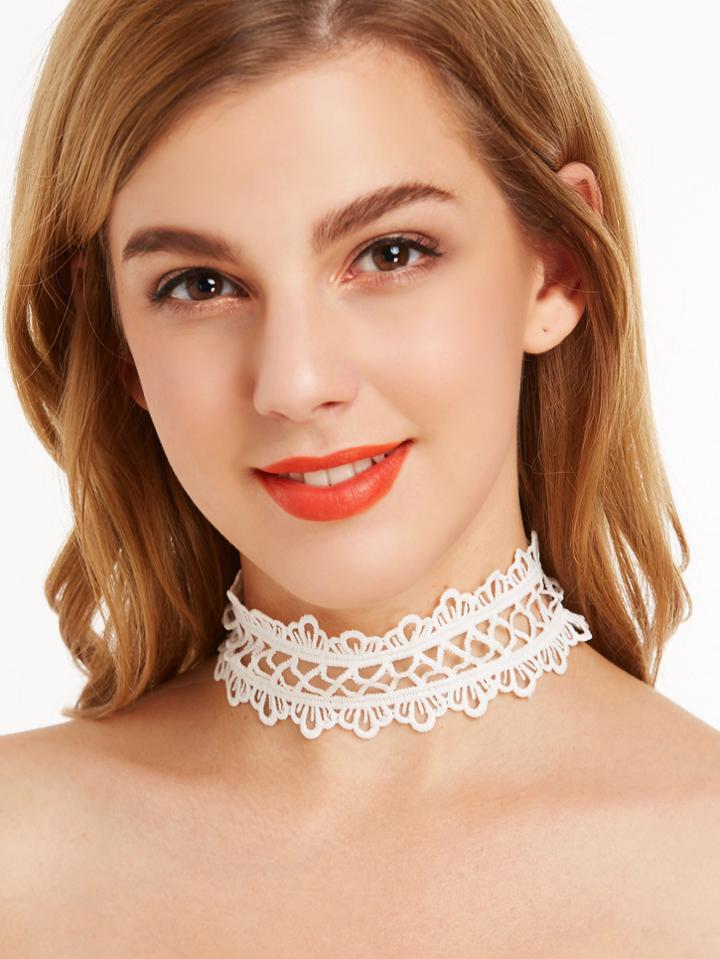 Shein White Classic Hollow Out Floral Lace Choker