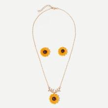 Shein Daisy Pendant Necklace & Earrings