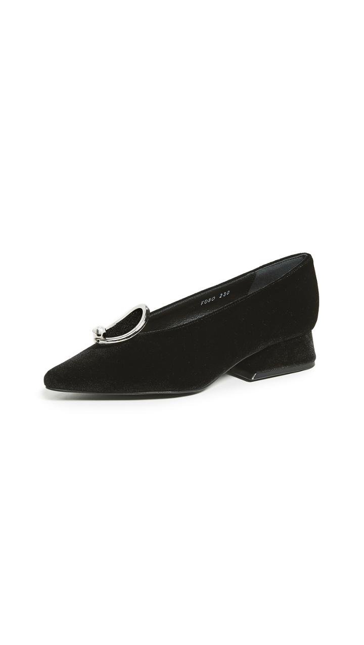 Yuul Yie Y Heel Low Pumps