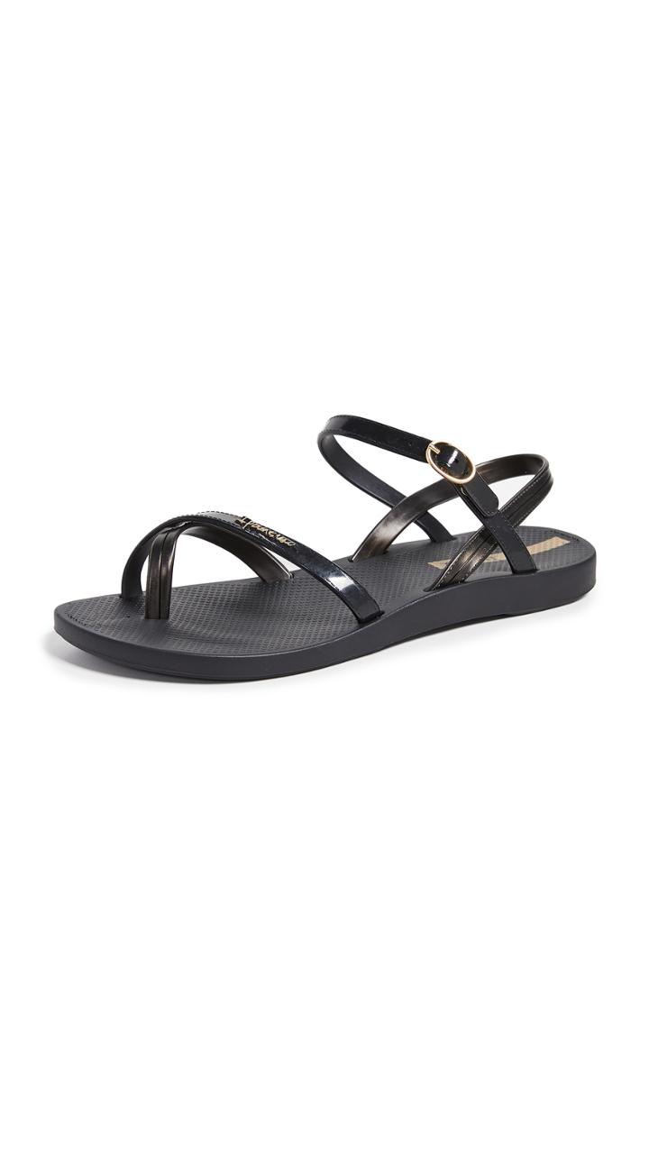 Ipanema Suzi Toe Ring Flip Flops