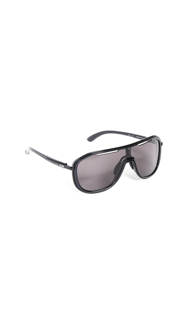 Oakley Outpace Sunglasses