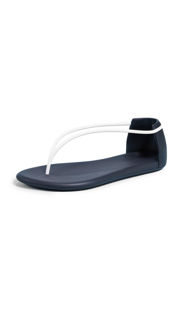 Ipanema Philippe Starck Thing N Ii Sandals