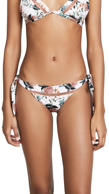 Beth Richards Naomi Bottom