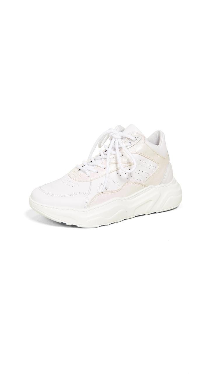 D A T E Magic Sneakers