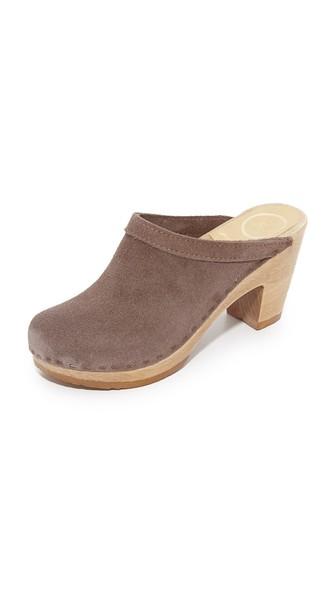 No 6 Old School Clogs