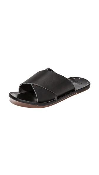 Beek Robin Crisscross Slides