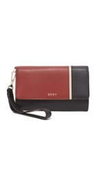 Dkny Greenwich Tech Wristlet