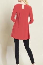  Back Cutout Tunic