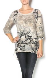  Floral High Low Top
