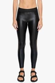  Emblem Cropped Legging