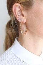  Mia Hoop Earring