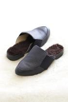  Zaan Fur Sandals