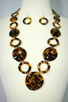  Torty Rounds Necklace