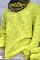 Coarsely Knitted Sweater