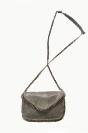  V-flap Cross Body