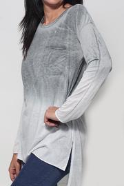  Makiato Tee