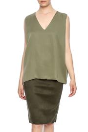  Sleeveless V Neck Top