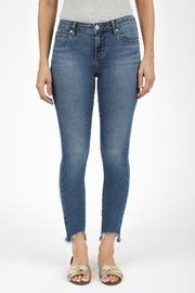  Carly Milan Jean
