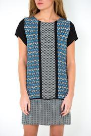  Contrast Print Shift