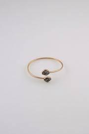  Gia Cuff