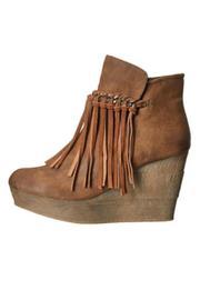  Filly Fringe Wedge