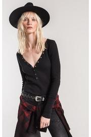  V-neck Button Thermal