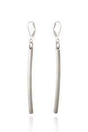  Minimal Dangling Earings