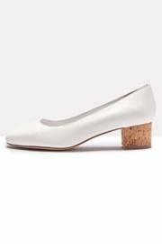  Hemma White Pump