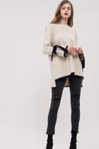  Wrist-tie Sweater