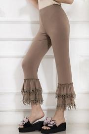  Flounce Pull-on Capris