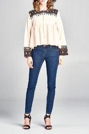  Embroidered Keyhole-swing Top