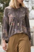  Heathered Purple-brown Floral Knit Top With Bell Sleeve