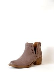  Philly Cutout Boot