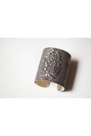  Wonder Woman Cuff