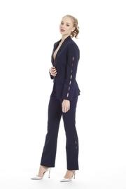  Peak-a-boo Jacket