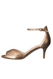  Hazel Heel