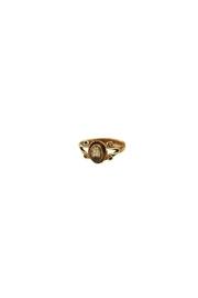  Ariana Ring