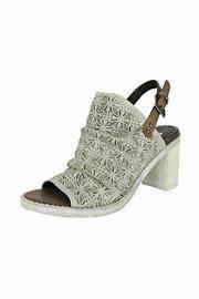  Nyxx Wrap Heel