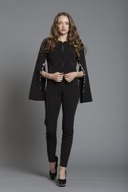  Pearl Sleeve Cape-jacket