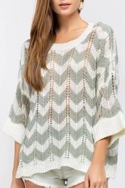  Zig-zag Knit Sweater