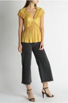  Front Twist Pleated Top