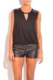  Keyhole Sleeveless Top