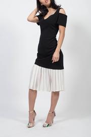  Colorblock Pleat Dress
